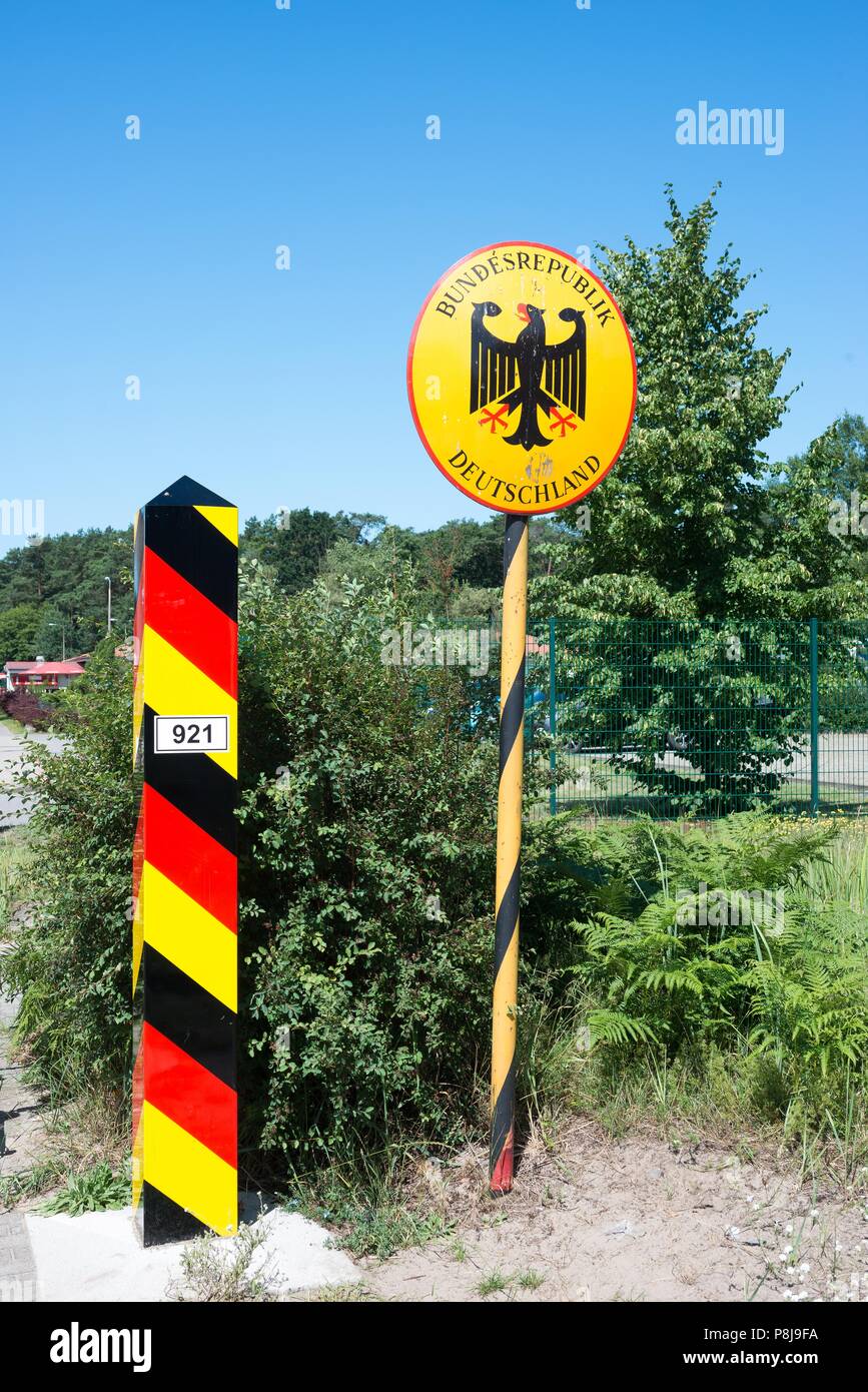 Border between Germany and Poland, German border post and sign, Ahlbeck, Swinemünde, Usedom Island Stock Photo