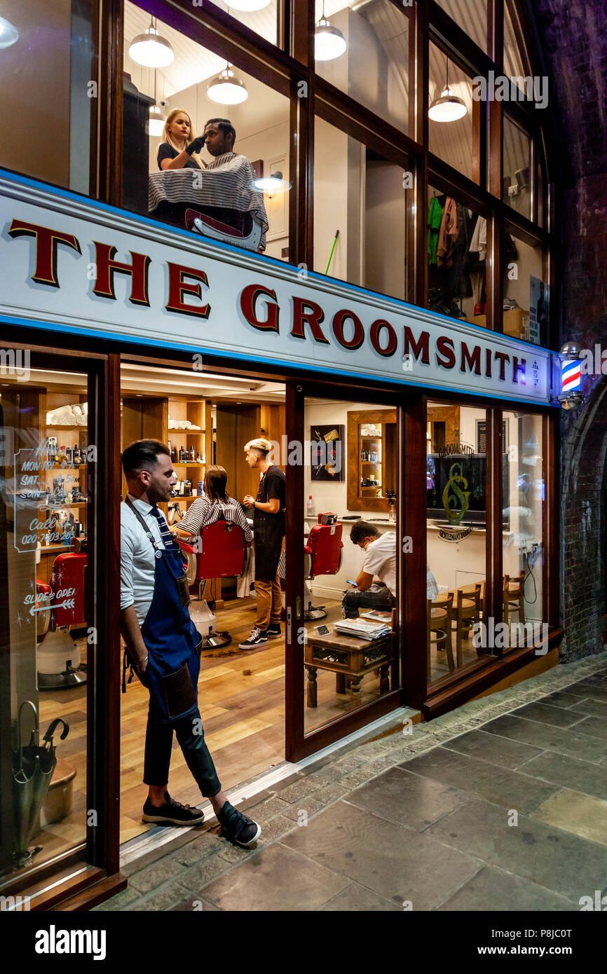 The Groomsmith Barbers, London Bridge Area, London, England Stock Photo