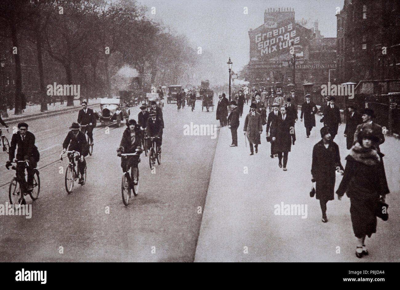 During the General Strike of May 1926 paralysed the English transport system. Few trains, trams, or buses were running from the suberbs in London. Thousands walked or cycled. Stock Photo