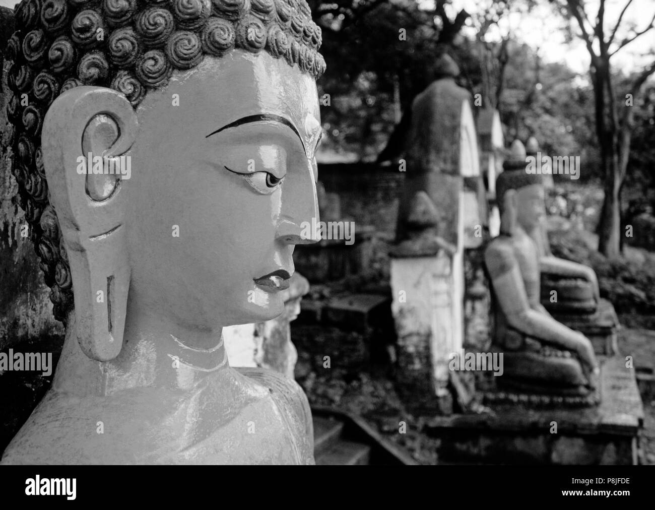 Swayambhunath temple statue kathmandu Black and White Stock Photos
