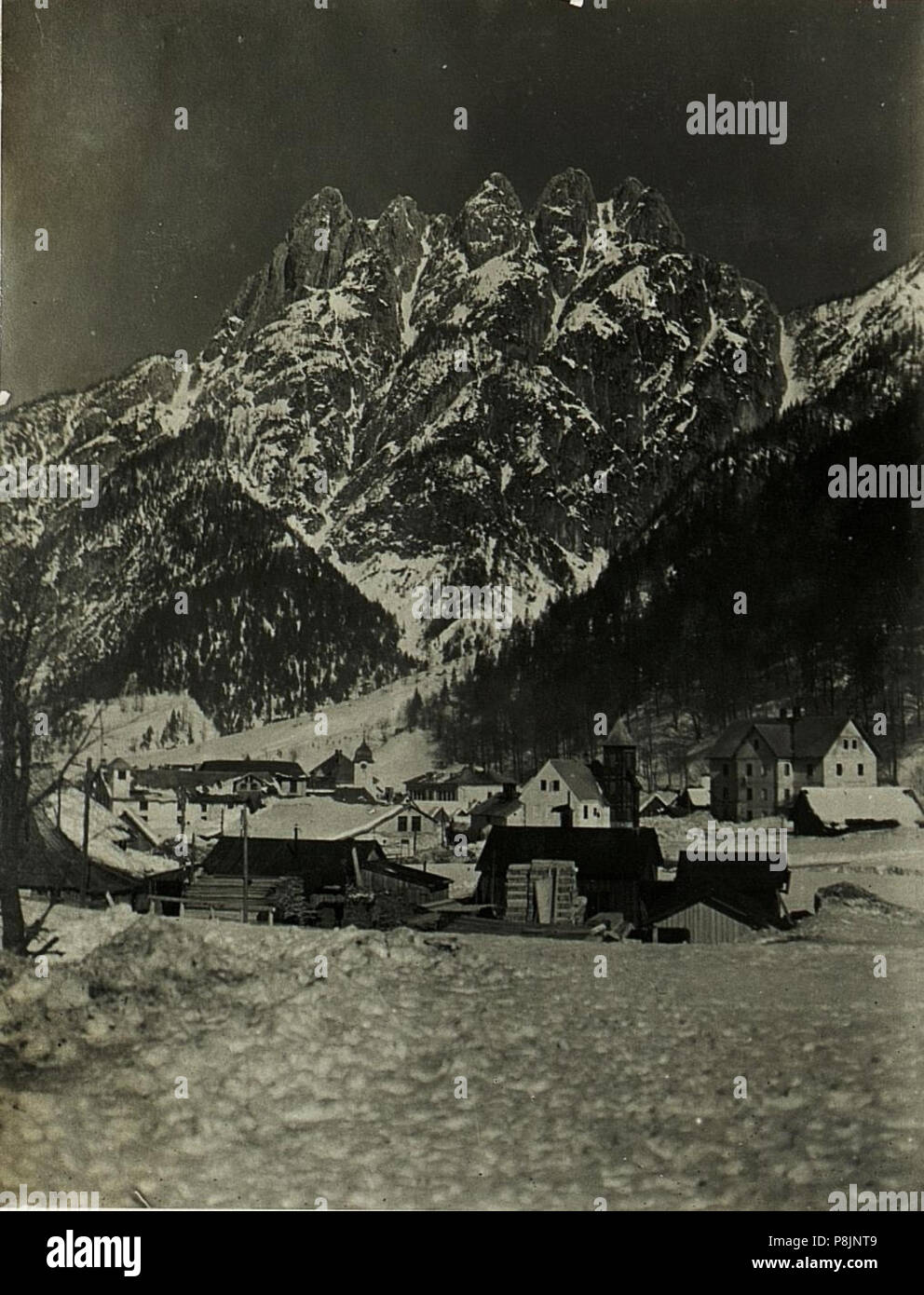 476 Raibl mit Fünfspitz im Hintergrund. (25-2.1917.) (BildID 15499035) Stock Photo