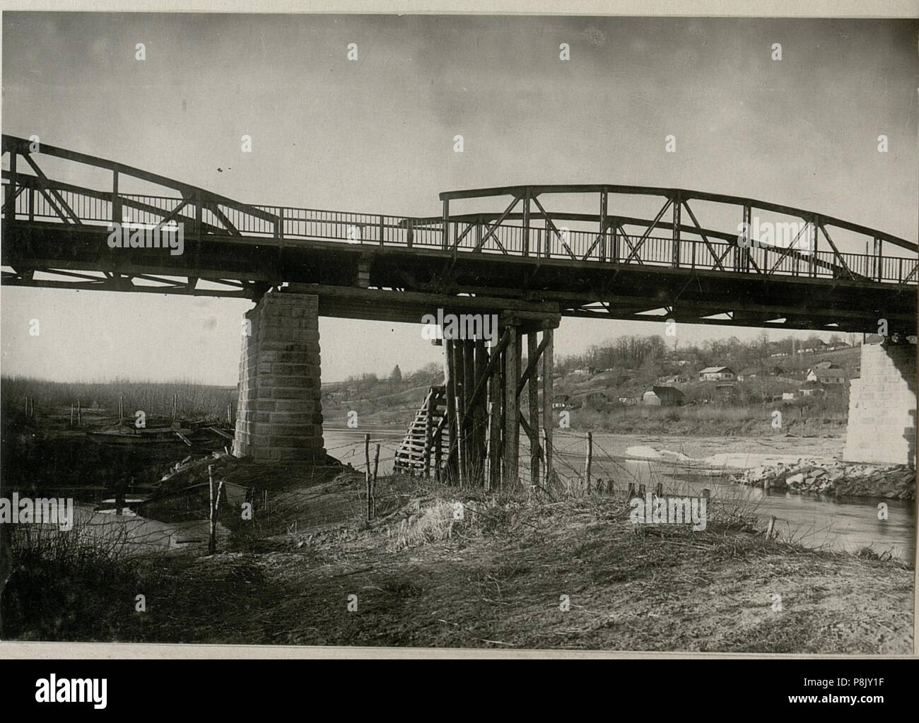 540 Strassen Brücke Waschkoutz-Sniatyn (Gehobenes Brückenfeld) (BildID 15715960) Stock Photo