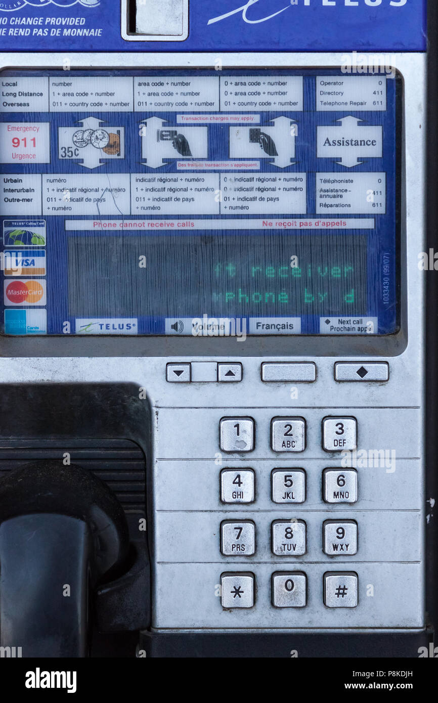 Old Pay Phone Still Has Power Outside Of Closed Down 7 11 Stock Photo Alamy