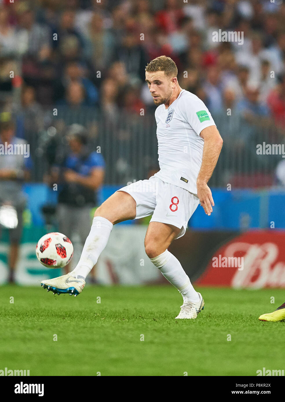 England - Croatia, Soccer, Moscow, July 11, 2018 Jordan HENDERSON, England 8  drives, controls the ball, action, full-size, Single action with ball, full body, whole figure, cutout, single shots, ball treatment, pick-up, header, cut out,  ENGLAND  - CROATIA 1-2 Football FIFA WORLD CUP 2018 RUSSIA, Semifinal, Season 2018/2019,  July 11, 2018 in Moscow, Russia. © Peter Schatz / Alamy Live News Stock Photo
