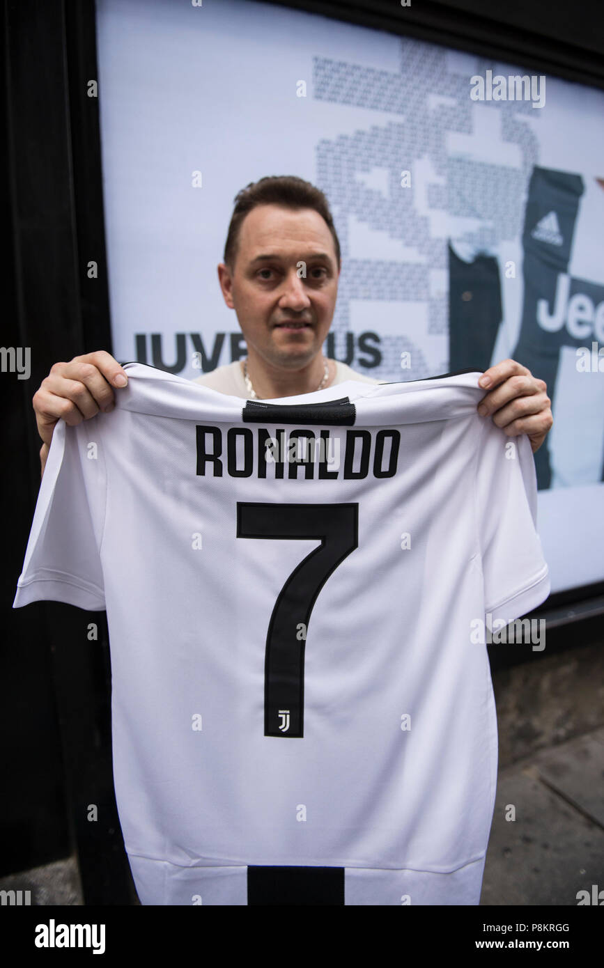 Cristiano ronaldo shirt hi-res stock photography and images - Alamy