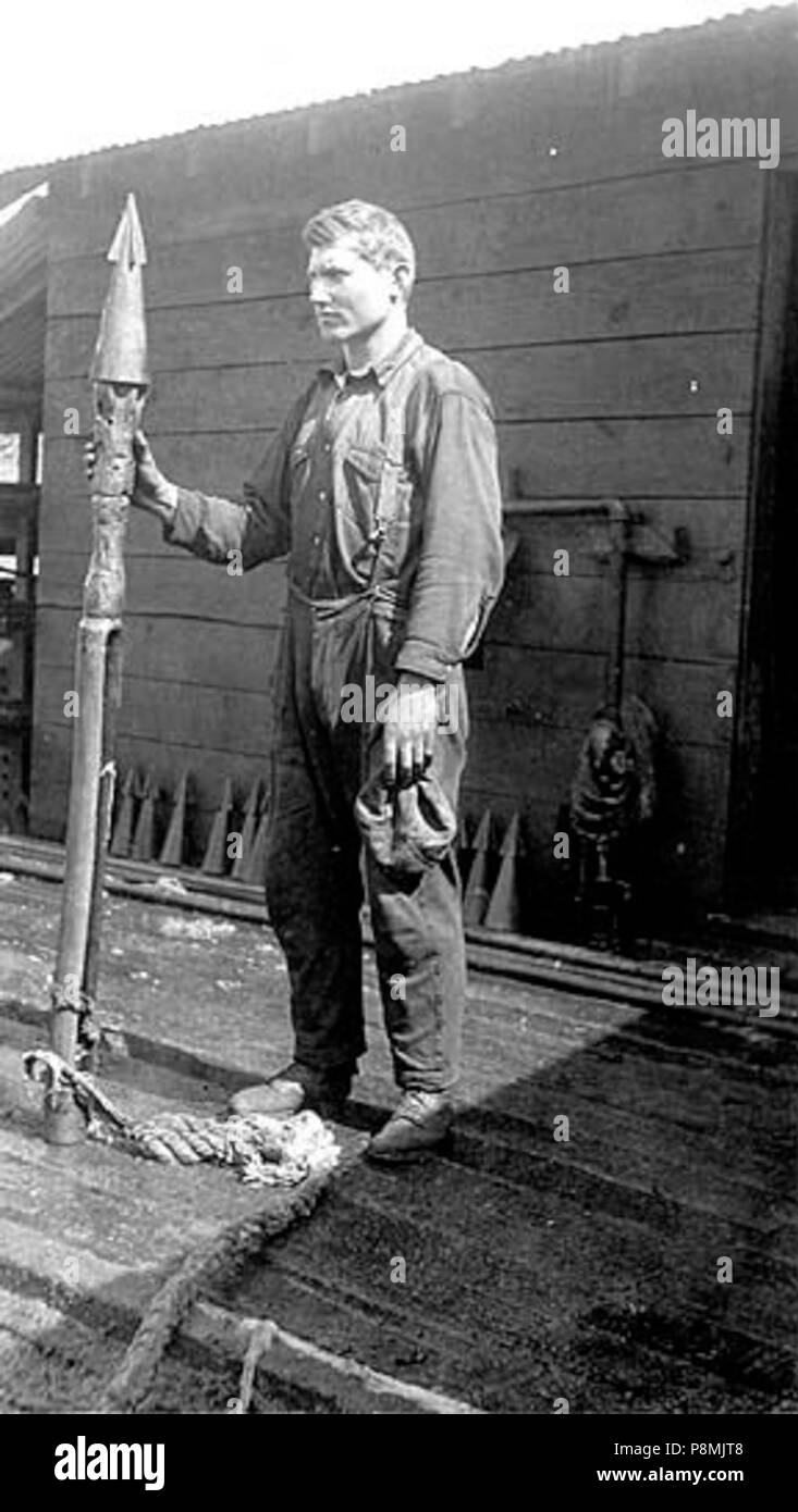 Whaler harpoon hires stock photography and images Alamy