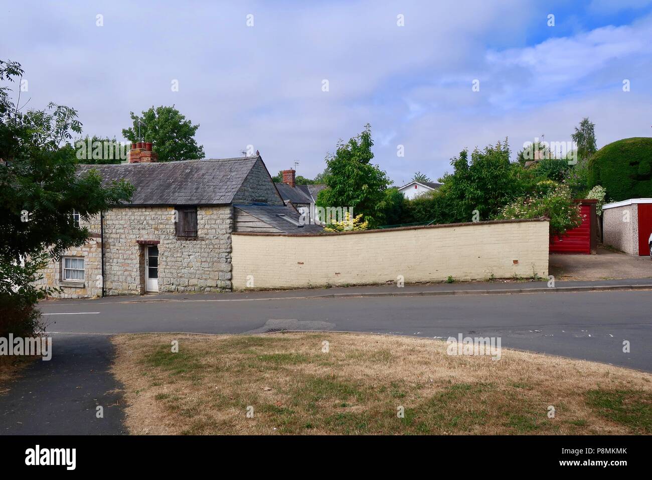 Stone cottages in Mill Lane, Warks Stock Photo Alamy