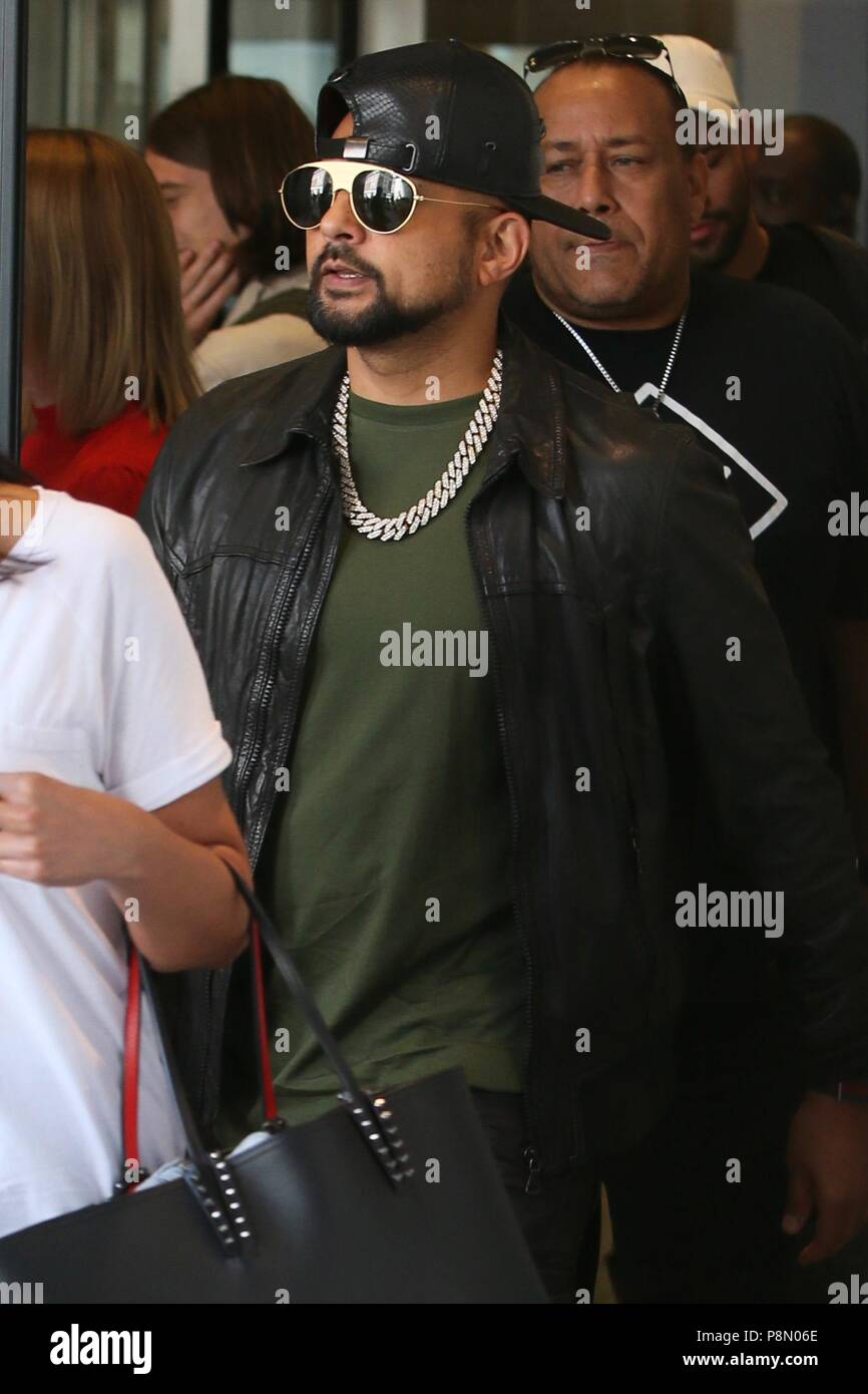 Sean Paul seen leaving BBC radio 1 after doing radio interviews Featuring: Sean  Paul Where: London, United Kingdom When: 11 Jun 2018 Credit: Michael  Wright/WENN.com Stock Photo - Alamy