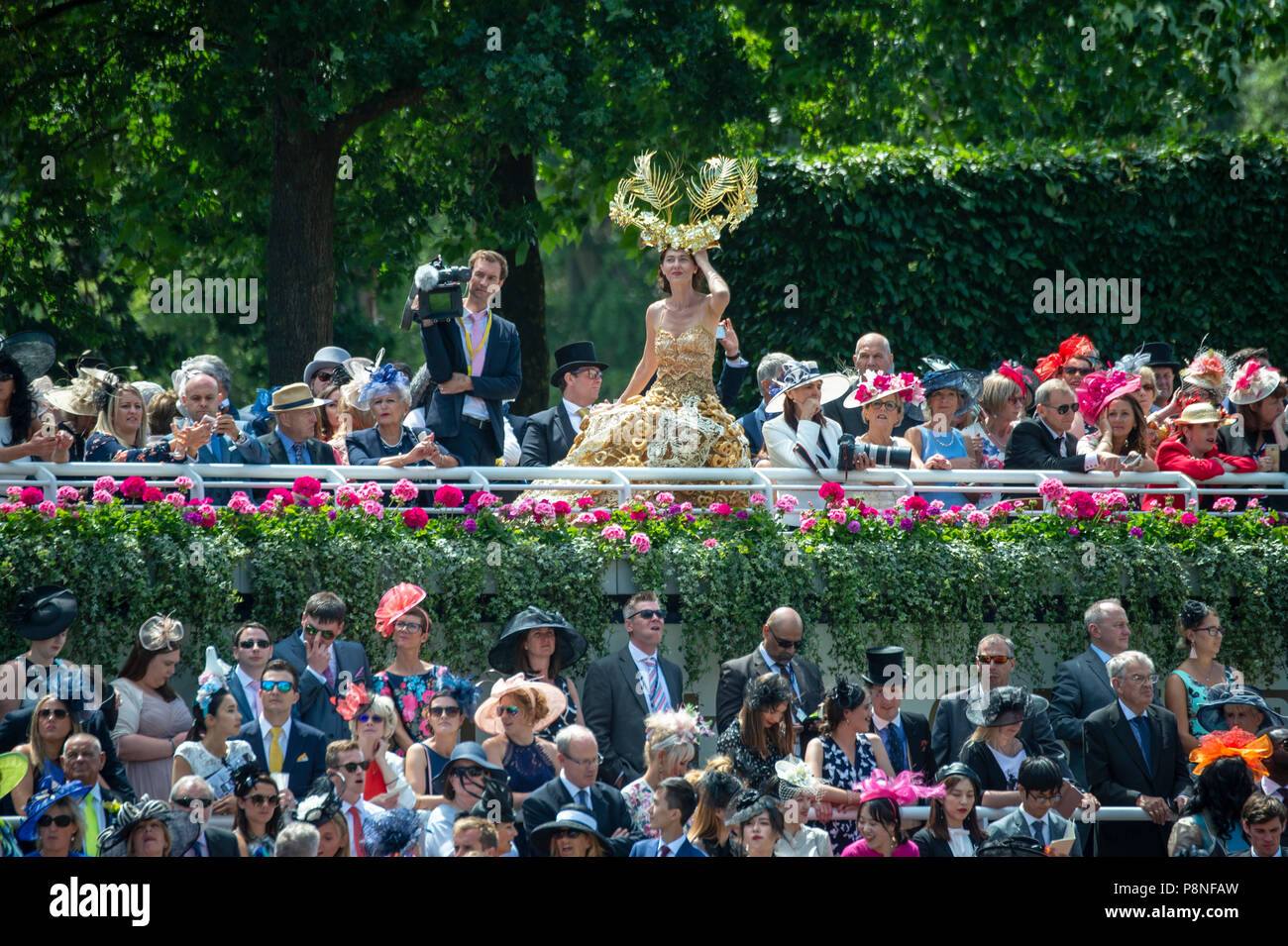 Ladies day meeting royal ascot hi-res stock photography and images - Alamy