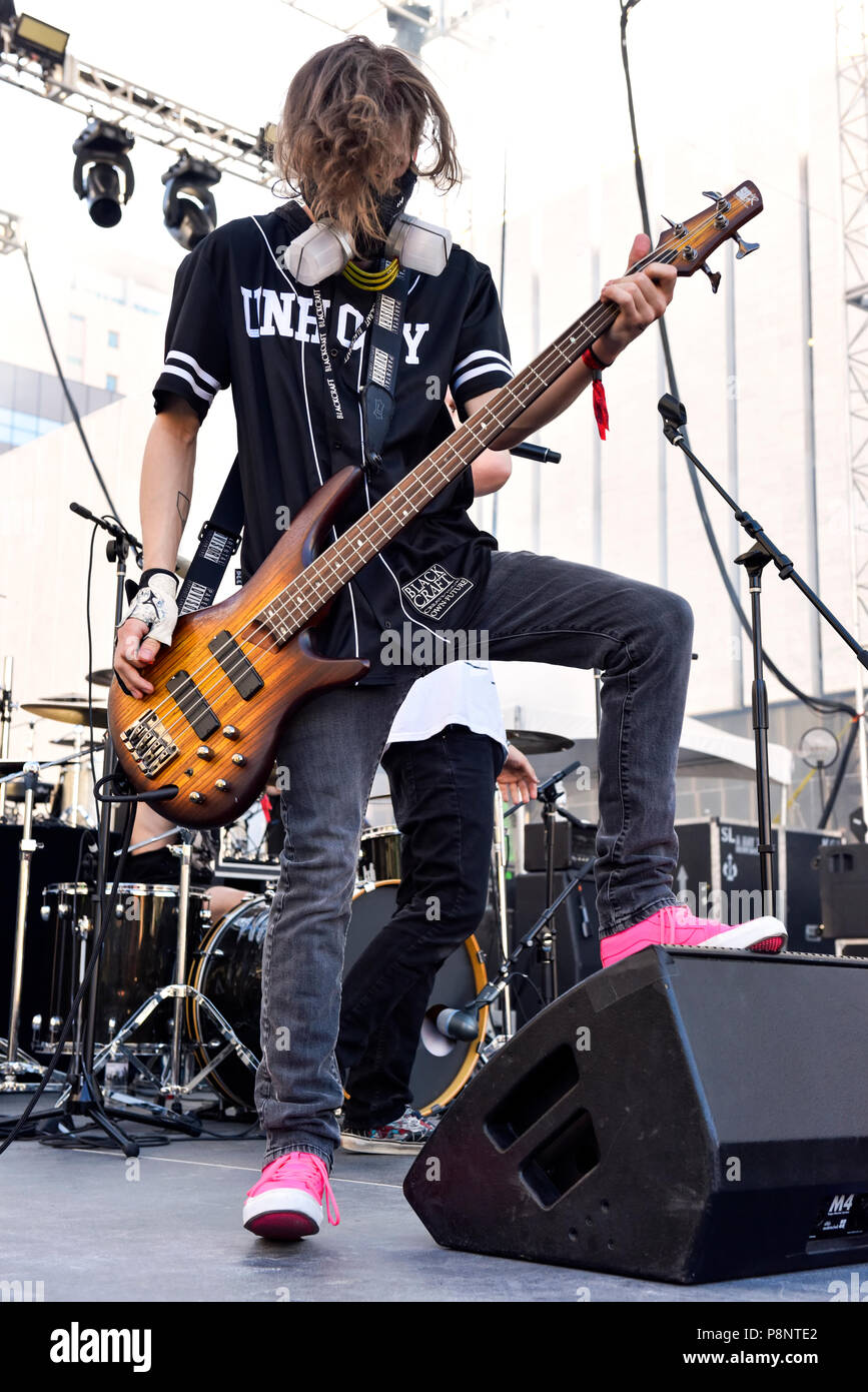 Las rageous hi-res stock photography and images - Alamy