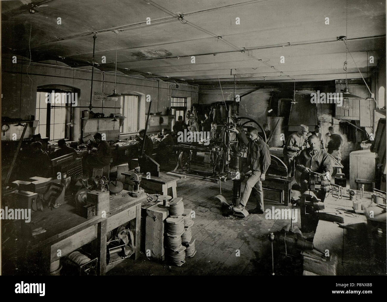551 Telephonwerkstätte für Mechaniker und Schlosser. Aufgenommen am 16. Juli 1916. (BildID 15477933) Stock Photo