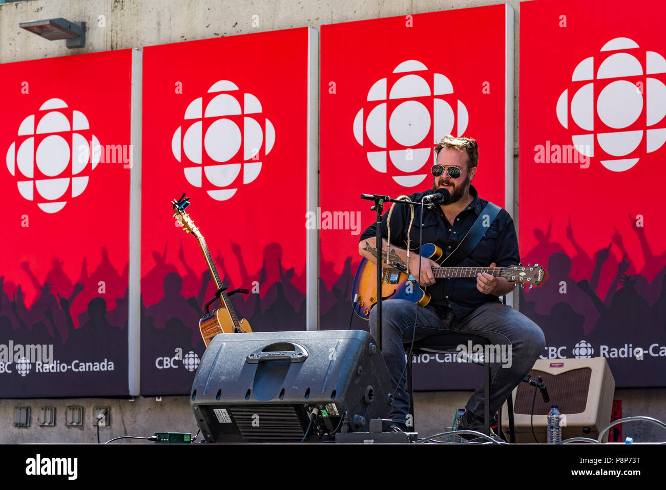 Singer-songwriter Robert Connely Farr, CBC Musical Nooners, Vancouver, British Columbia, Canada. Stock Photo