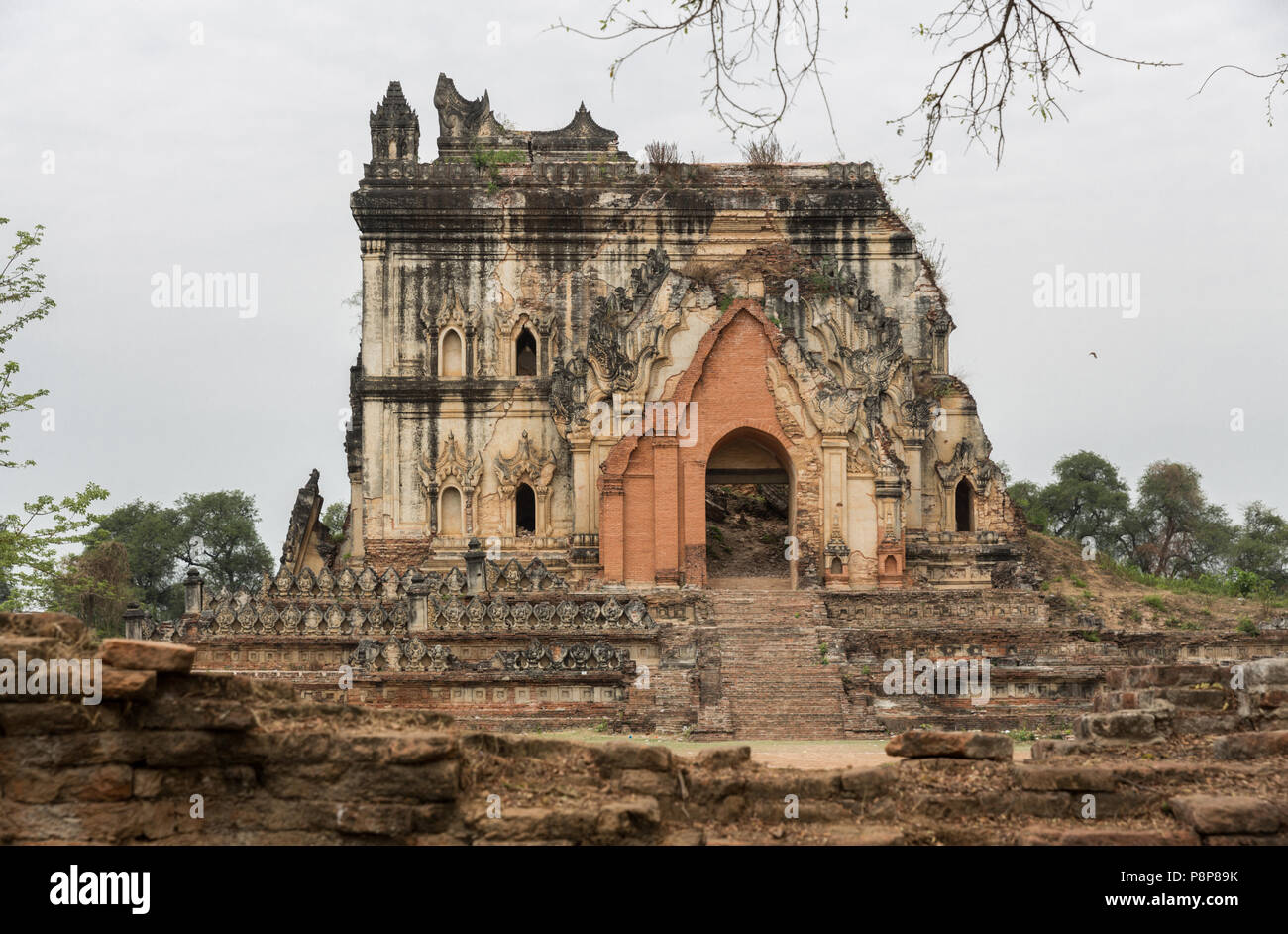 Lay Htat Gyi ruins Stock Photo