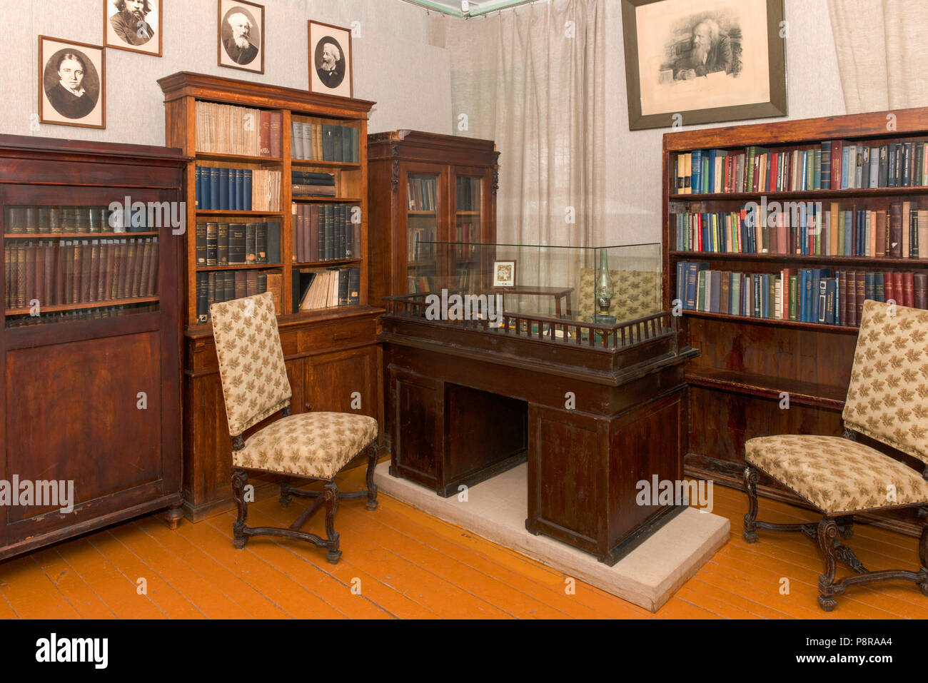 BOBLOVO, RUSSIA - NOVEMBER 5, 2017: State Memorial Museum-Reserve of D. I. Mendeleyev and A. A. Blok - Manor of D. I. Mendeleyev, the interior of the  Stock Photo