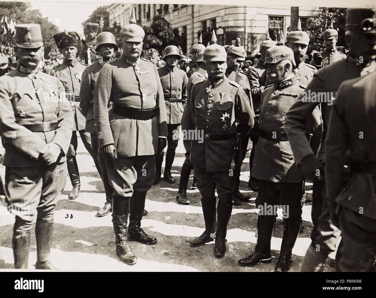 356 Kaiser Karl I. im rückeroberten Tarnopol am 30.7.1917 unmittelbar ...