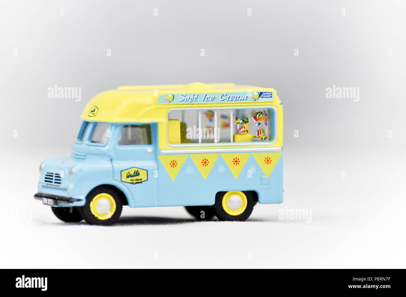 Wall's Ice Cream Van Stock Photos & Wall's Ice Cream Van Stock Images