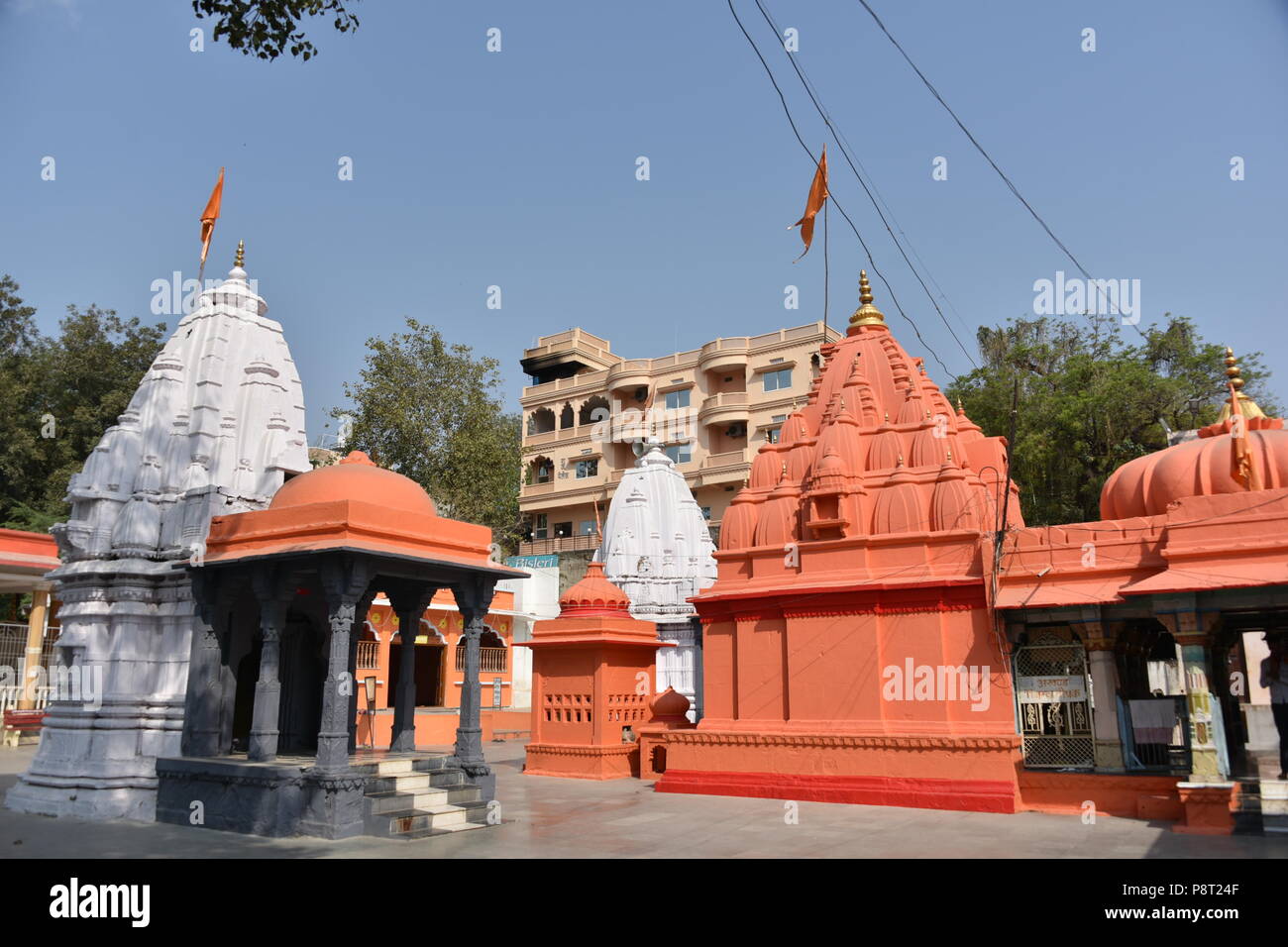 rajeshwar high resolution stock photography and images alamy https www alamy com raj rajeshwar temple maheshwar madhya pradesh india image211970207 html