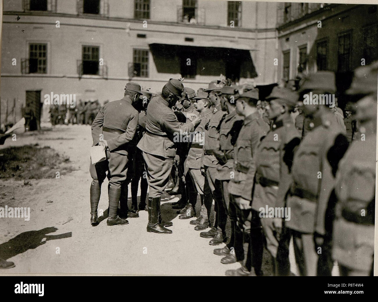 .   107 Dekorierung v.Mannschaftspersonen des X.Armee-Komdos. (17-8.1917.) (BildID 15802141) Stock Photo
