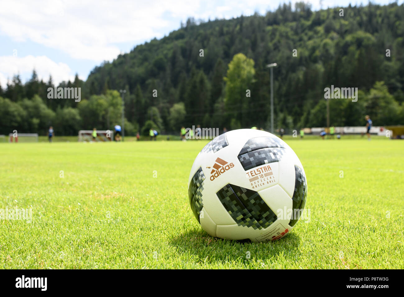 Feazure, plaything Adidas Telestar. GES / Football / 3rd league: Karlsruher SC - Training camp Waidring, Tyrol, Austria Season 2018/19, 13.07.2018 - | usage worldwide Stock Photo