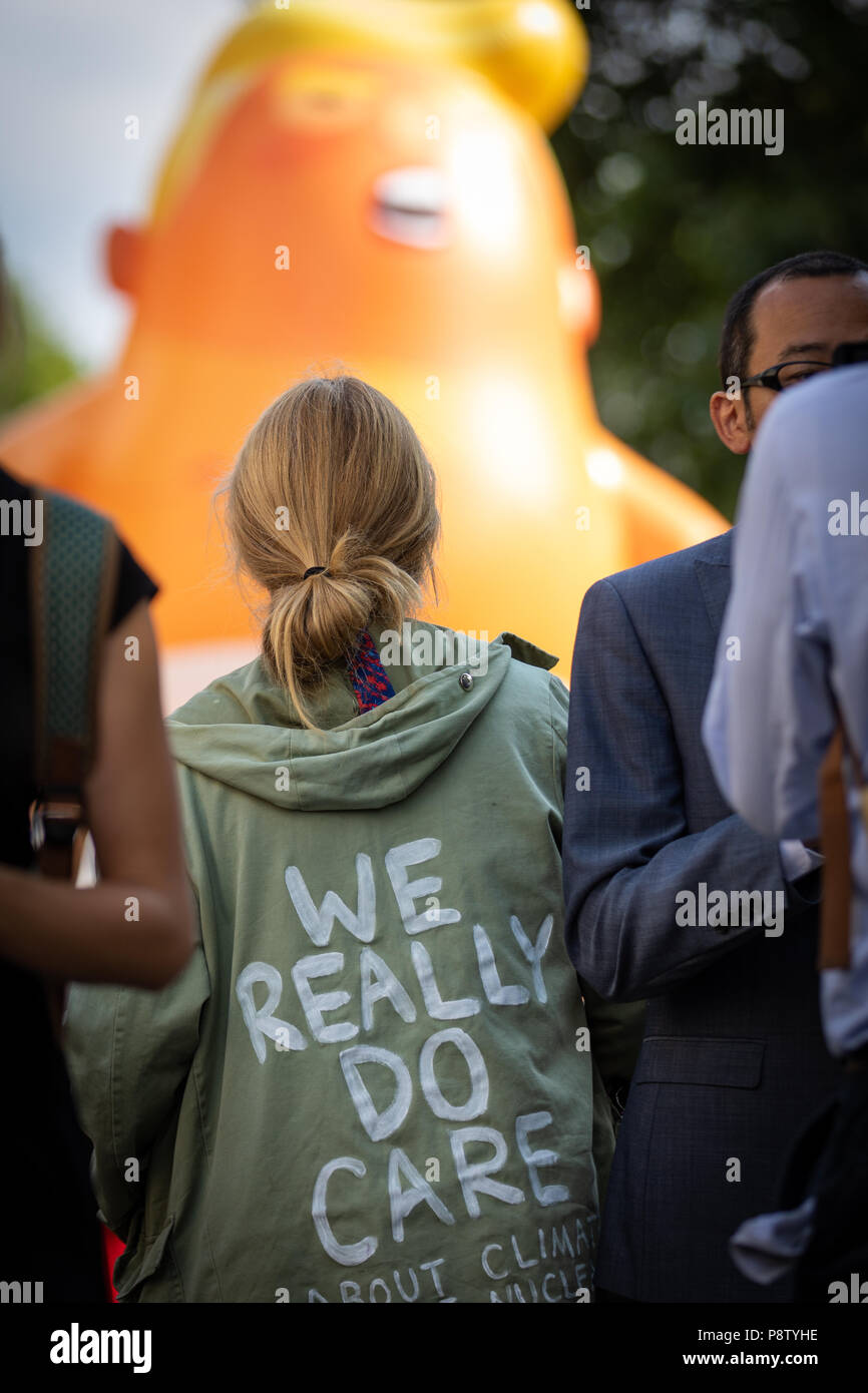 London, UK 13th July, 2018. Tens of thousands of demonstrators take to the streets to protest against Donald Trumps U.K visit. Andy Barton/Alamy Live News Stock Photo