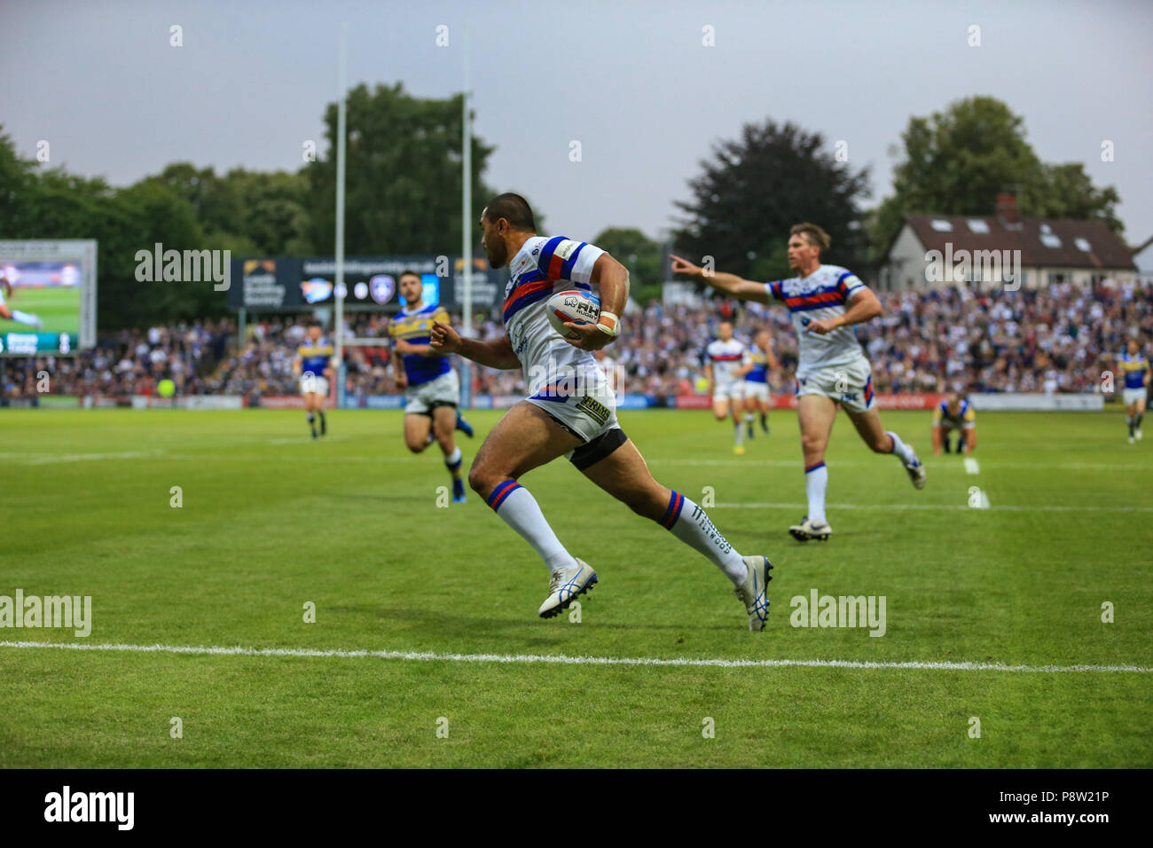 Friday 13th July 2018 , Emerald Headingley Stadium, Leeds, England; Betfred Super League, Leeds Rhinos v Wakefield Trinity; Bill Tupou of Wakefield Trinity makes a solo 50 yard dash to go over for a try Credit: News Images /Alamy Live News Stock Photo