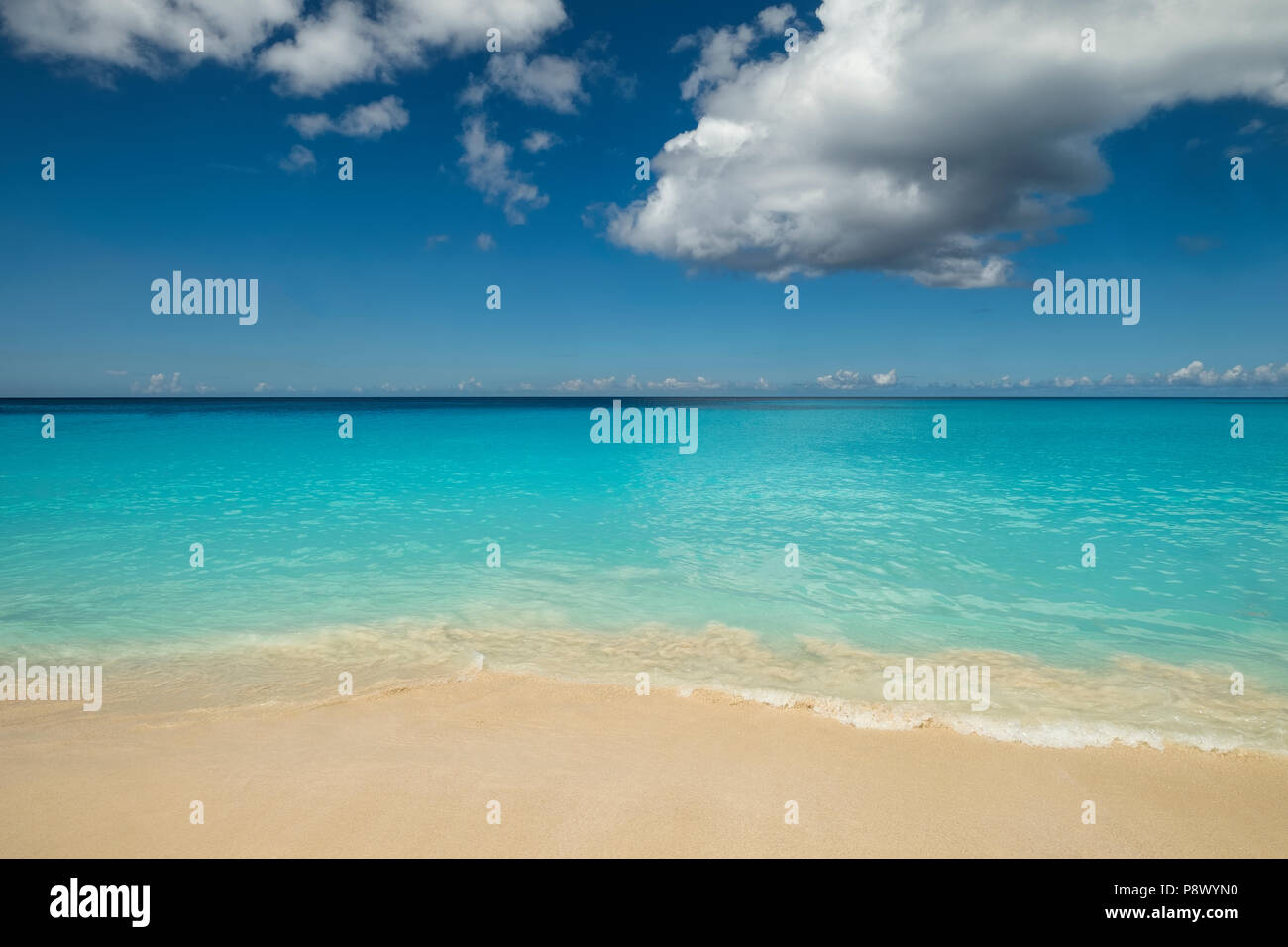 Perfect summer sunny beach hi-res stock photography and images - Alamy