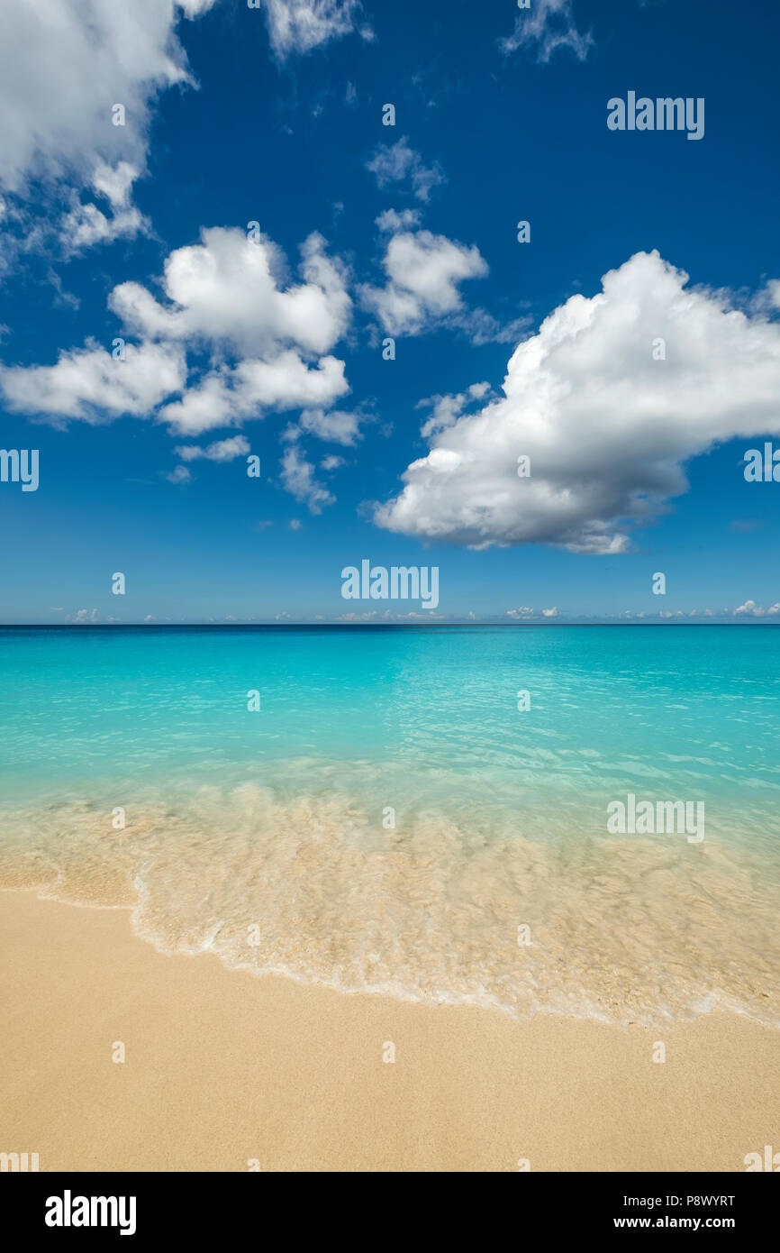 Perfect summer sunny beach hi-res stock photography and images - Alamy