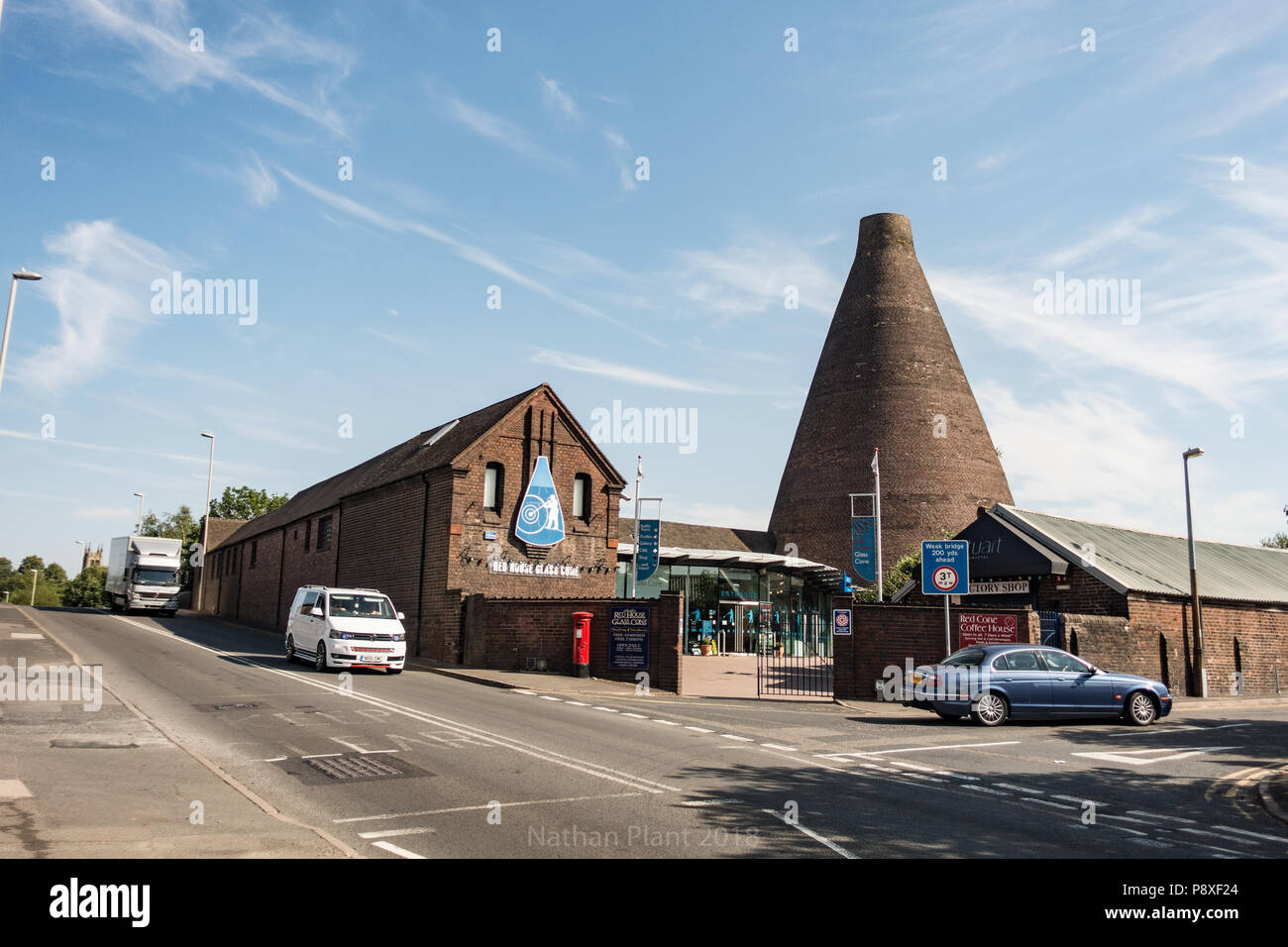 Red cone glasshouse stourbridge hires stock photography and images Alamy