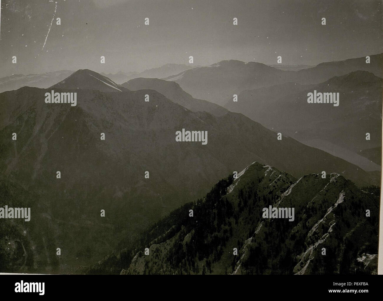.   447 Panorama Stpkt, Inftr.Beobachter auf Mt.Masco.Blick gegen Mt.Pari bis Mt.Palone und gr.Nozzolo. (11-III.1918.) (BildID 15514705) Stock Photo