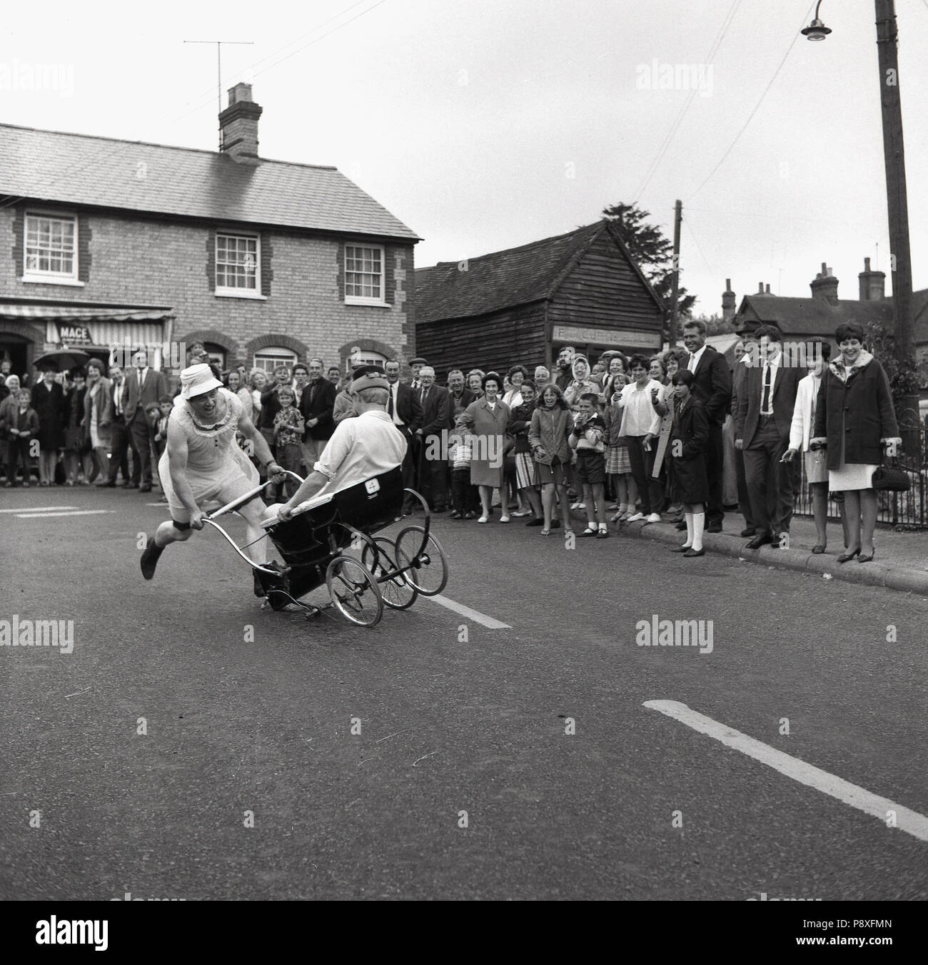 Pram race race hires stock photography and images Alamy