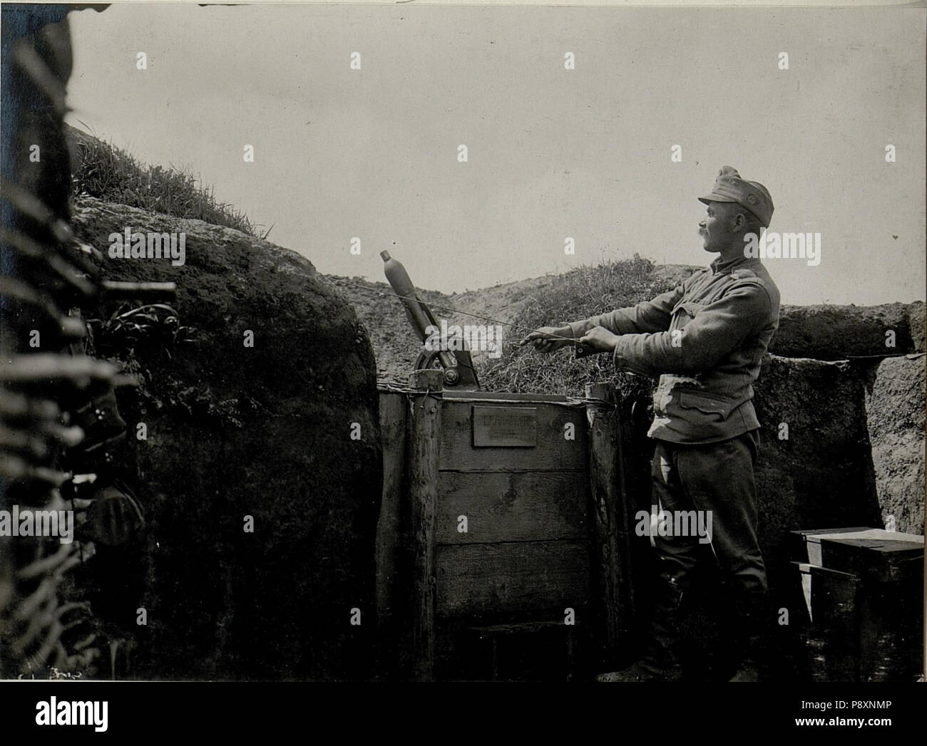 Cm Granatwerfer Beim Abfeuern In Den Stellungen Des Inafanterieregimentes 86 Bei Der 13 Kompanie Auf Der Kote 389 Nordlich Worobijowka Bildid Cm Granatwerfer Beim Abfeuern In Den Stellungen Des Inafanterieregimentes 86 Bei Der 13 Kompanie Auf Der Kote 389 Nordlich Worobijowka Bildid