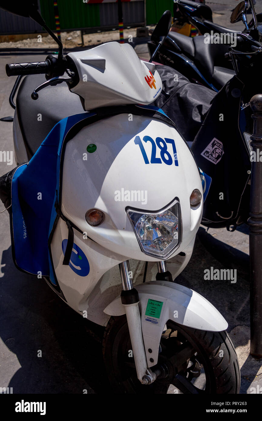 Cityscoot ride share scooter in Paris, France Stock Photo Alamy