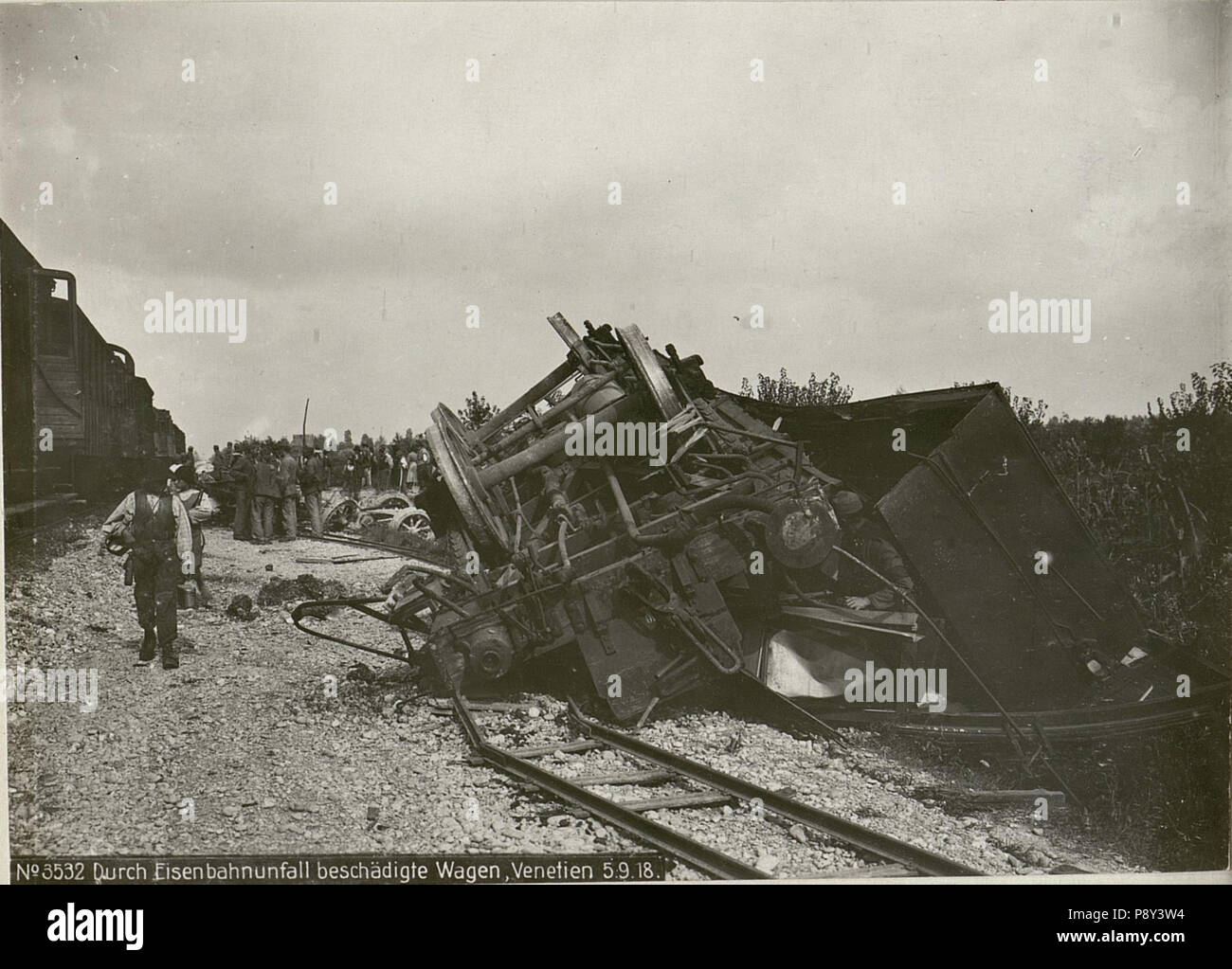 262 Durch Eisenbahnunfall beschädigte Wagen, Venetien (BildID 15624141) Stock Photo