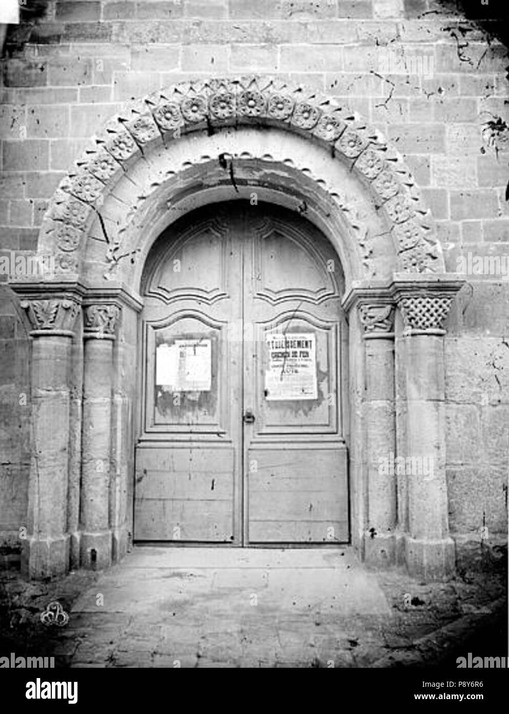 267 Eglise - Portail - Saint-Ouen-l'Aumône - Médiathèque de l'architecture et du patrimoine - APMH00011527 Stock Photo