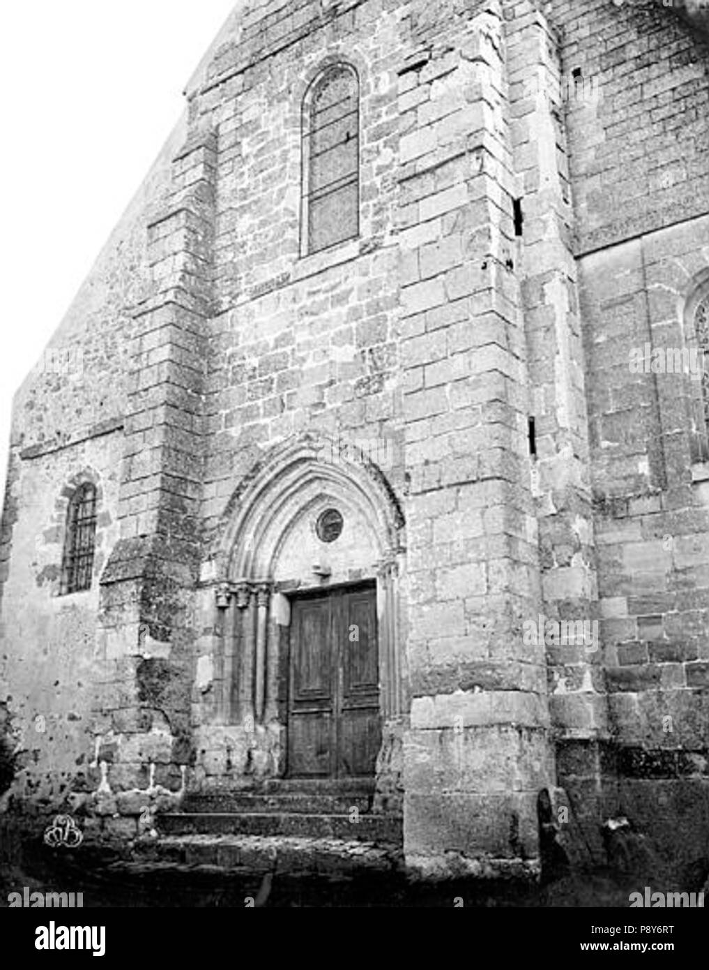 267 Eglise - Portail ouest - Livilliers - Médiathèque de l'architecture et du patrimoine - APMH00011505 Stock Photo