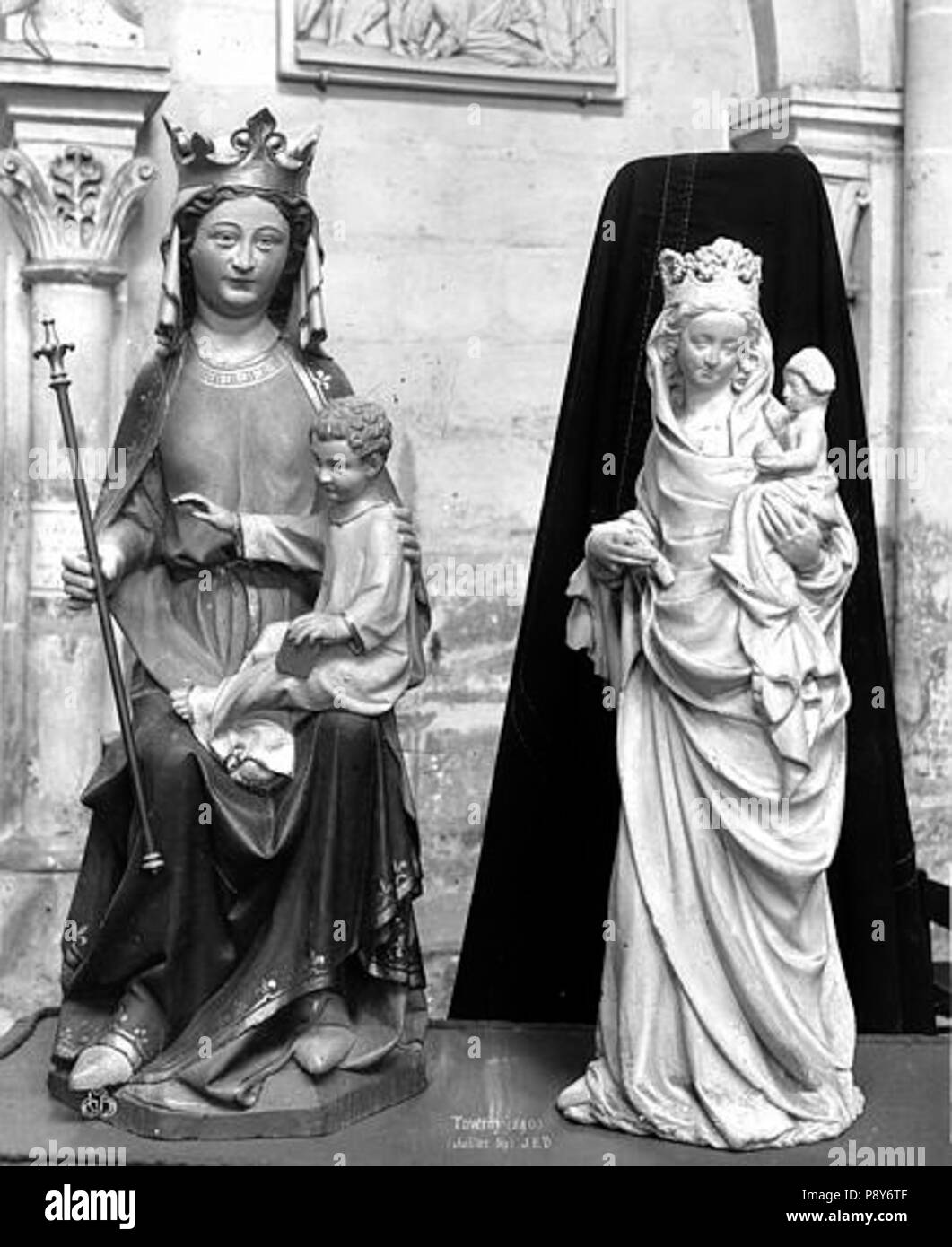 Statues eglise Black and White Stock Photos & Images - Alamy