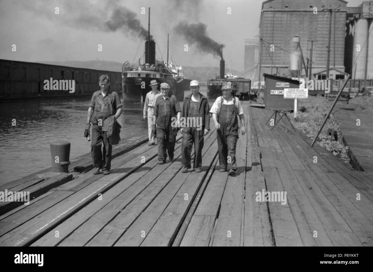 Workers Along Dock, Great Lakes Port, Superior, Wisconsin, USA, John Vachon, Farm Security Administration, August 1941 Stock Photo