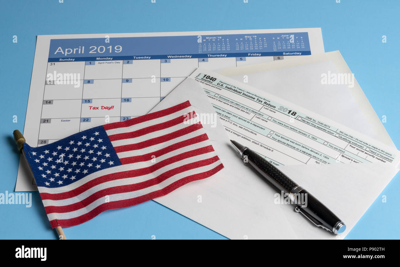 Form 1040 Simplified in postcard envelope for filing taxes Stock Photo