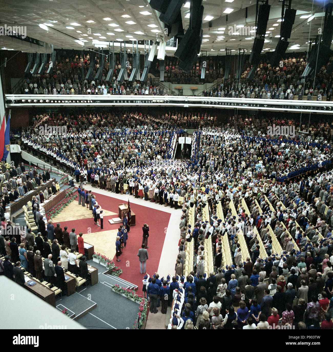 Berlin, GDR, meeting of the Xth parliament of the FDJ in the Palace of the Republic, Great Hall Stock Photo