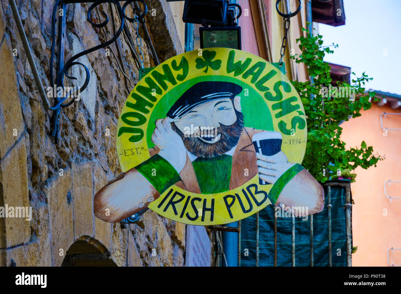 Irish Pub sign, Lyon, France Stock Photo Alamy