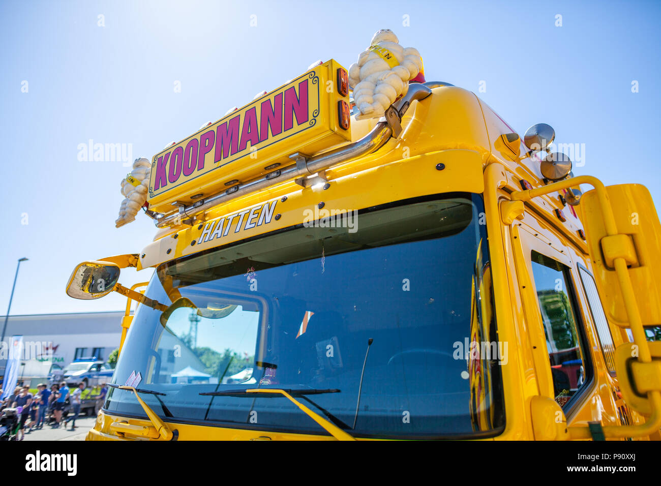 Page 2 Heavy Wrecker High Resolution Stock Photography And Images Alamy