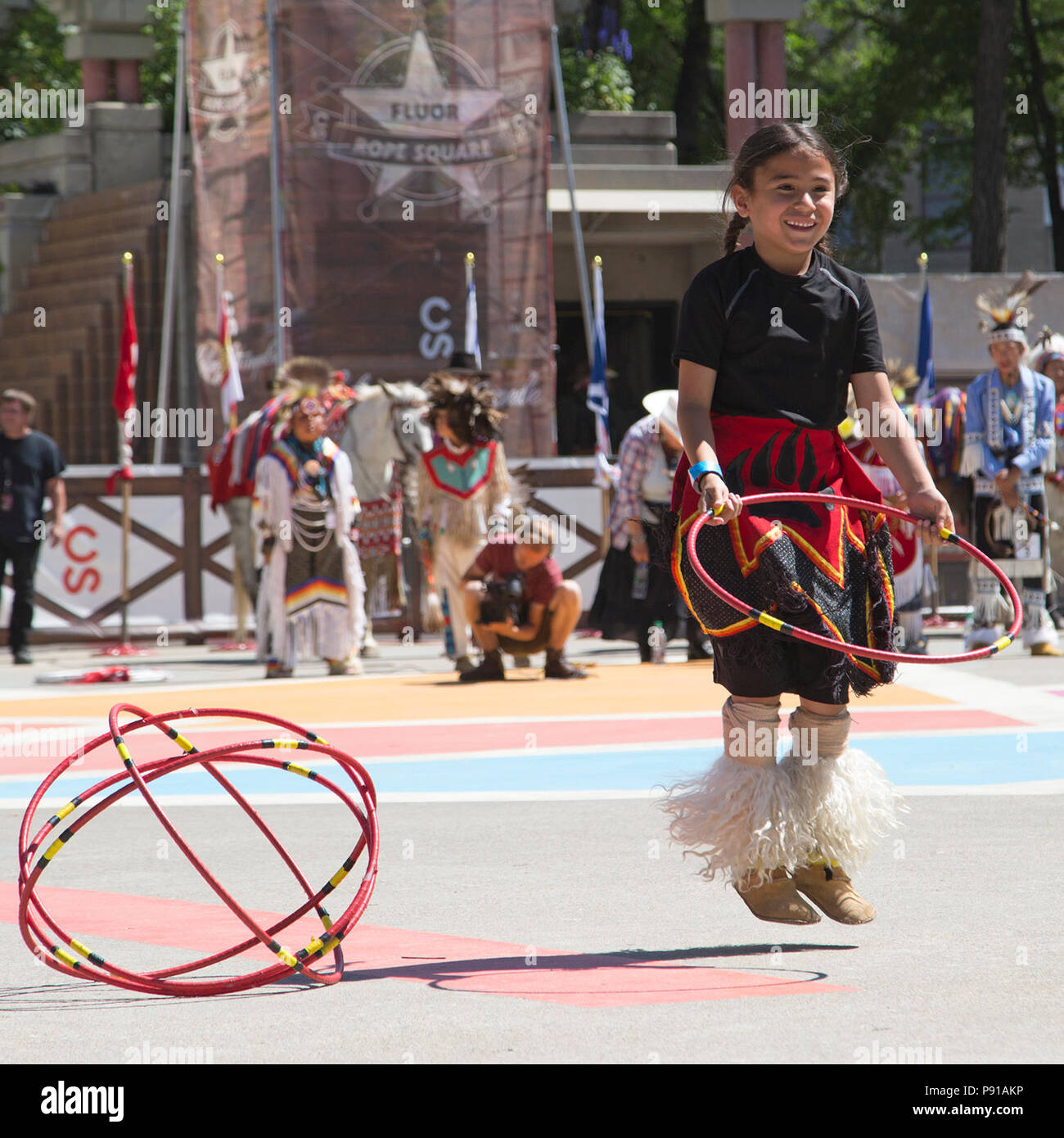 Native american hoop dance High Resolution Stock Photography and Images