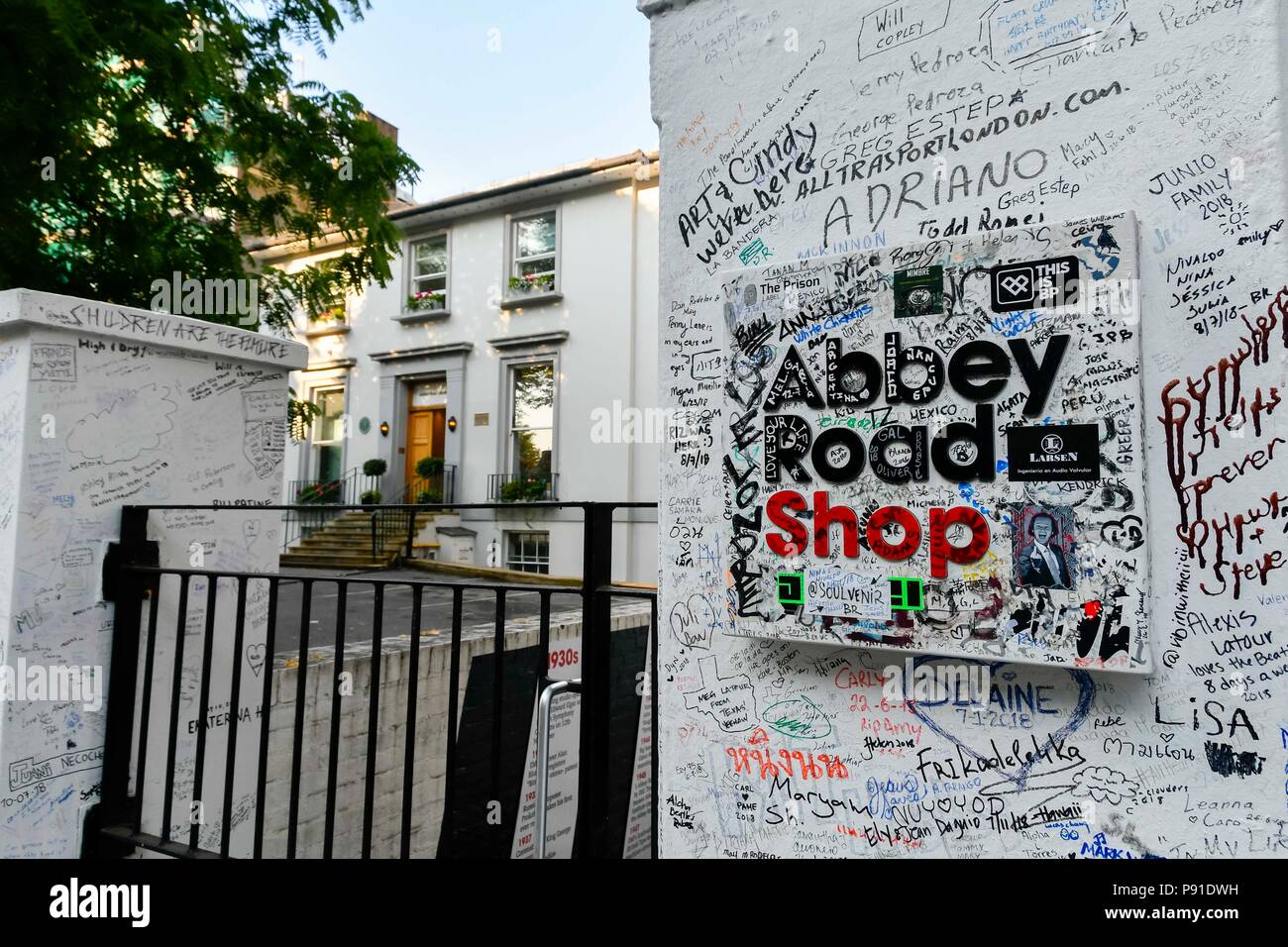 Abbey road shop london hires stock photography and images Alamy