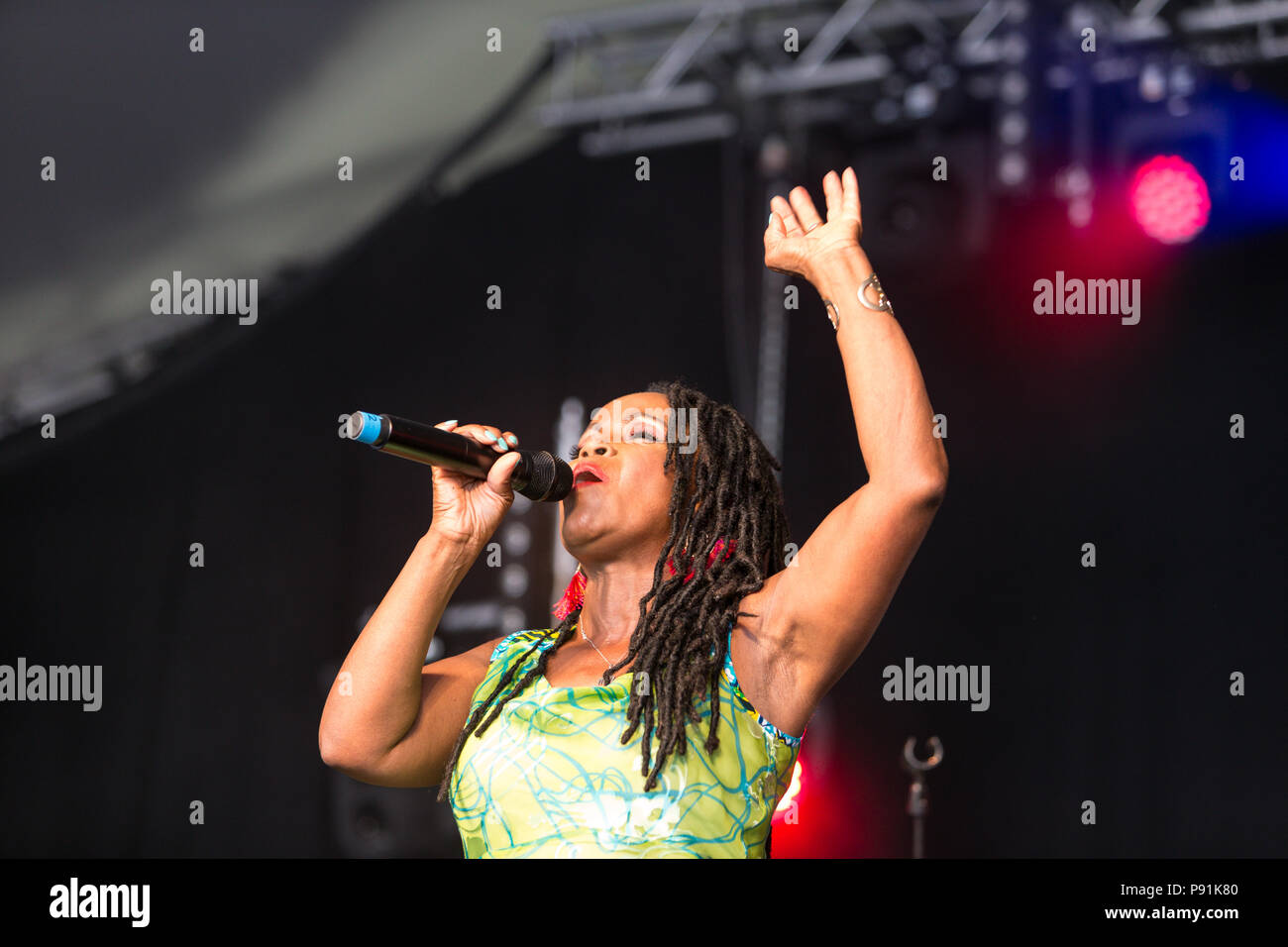 Great Tew, Oxfordshire, UK, 14 July 2018. PP Arnold performing live at the 2018 Cornbury Festival, Great Tew, Oxfordshire. Patricia Ann Cole (born October 3, 1946),known professionally as P. P. Arnold, is an American soul singer who enjoyed considerable success in the United Kingdom from the 1960s onwards. Credit: John Lambeth/Alamy Live News Stock Photo