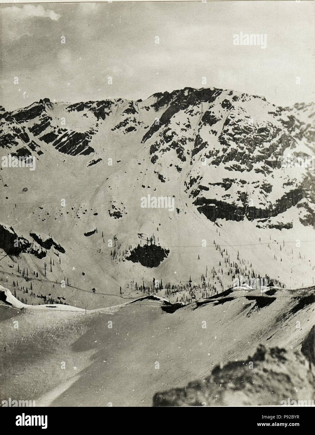 .   452 Panoramaaufnahme Standpunkt Varos, Contrinstellung, eigene Cadinspitzen Col Ombert. (3-tes Teilbild zu WK1 ALB14 04006) (BildID 15419345) Stock Photo
