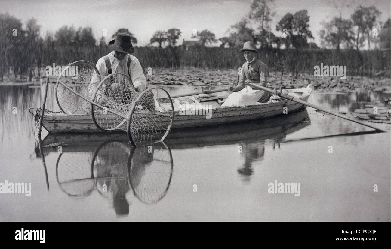 .   454 Peter Henry Emerson - Setting the Bow-Net - Stock Photo