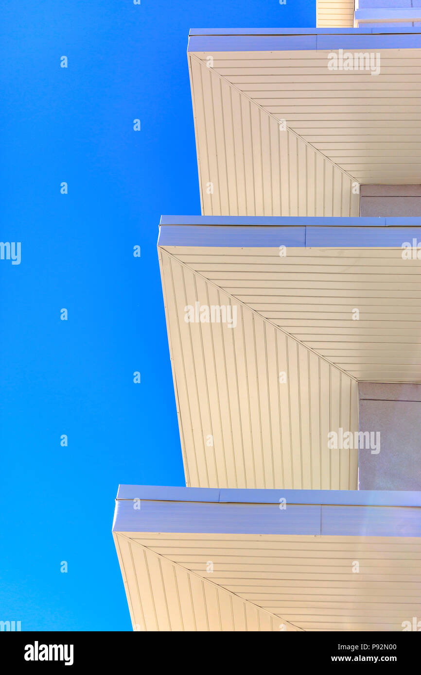 Building sky blue white hi-res stock photography and images - Alamy