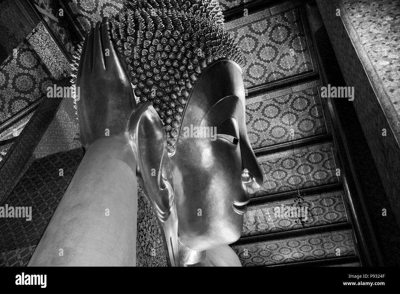 Temple wat phra chetuphon Black and White Stock Photos & Images Alamy