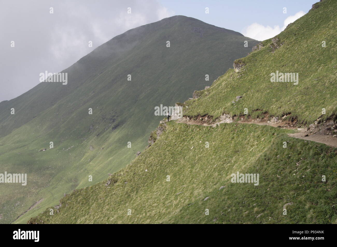 Beautiful Himalayan mountains as seen during Roopkund trek in Uttarakhand Stock Photo