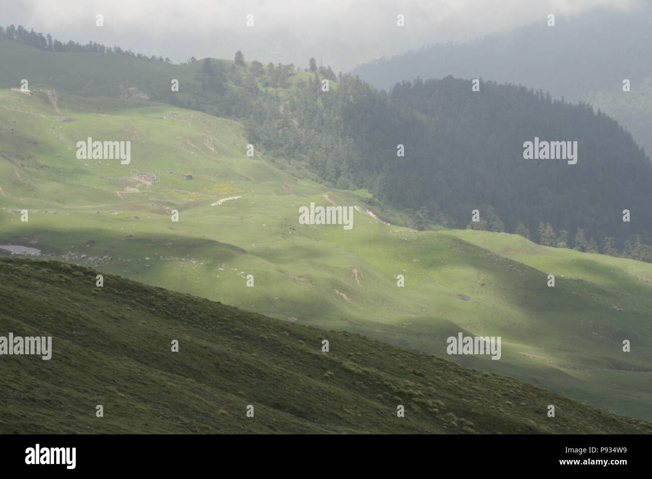 Beautiful Himalayan mountains as seen during Roopkund trek in Uttarakhand Stock Photo